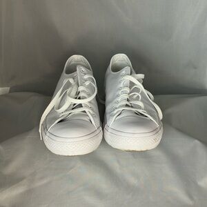 White Converse all star men’s size 10.5 shoes